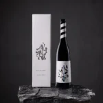 Boca crnog vina Reliquia de Barita s pripadajućom ekskluzivnom kutijom smještena na mineralu barita