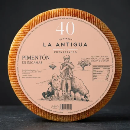 La Antigua ovčji sir s paprikom No 40 u kolutu s ružičastom etiketom